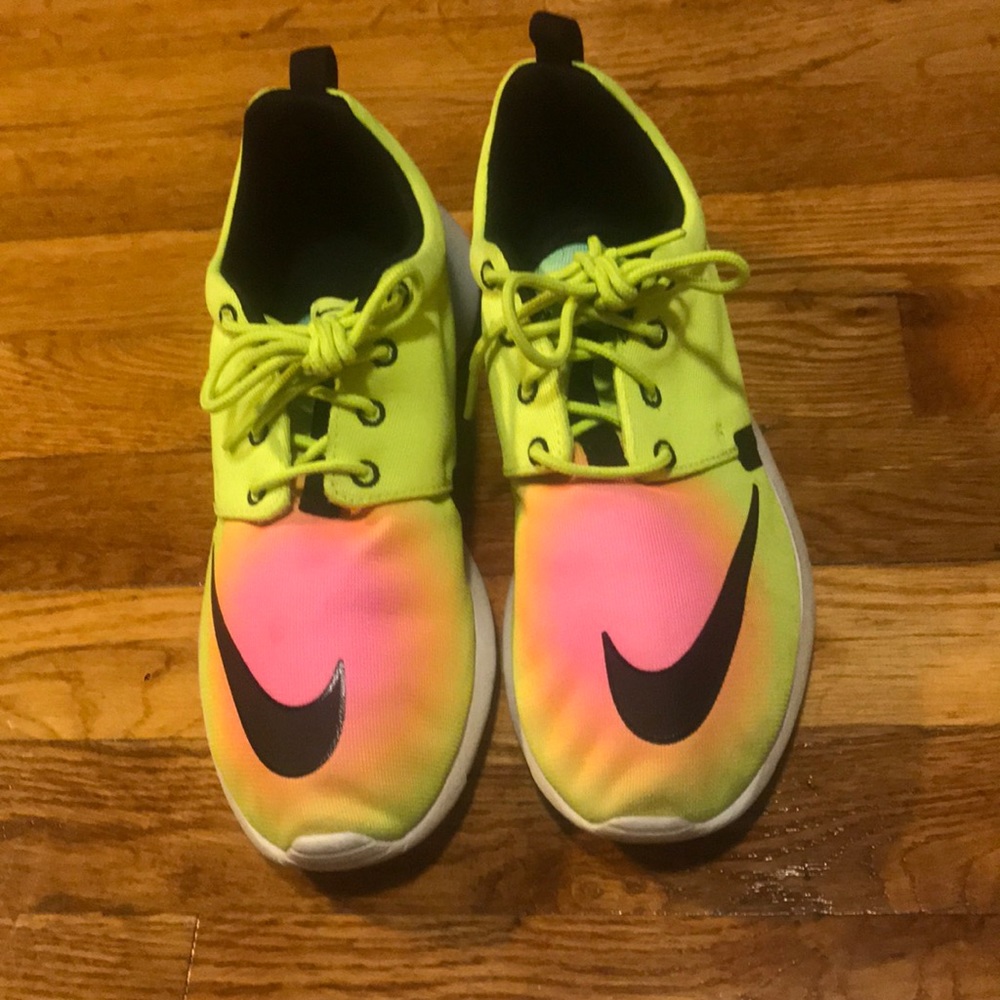 Highlighter Color Nike’s Running Shoes